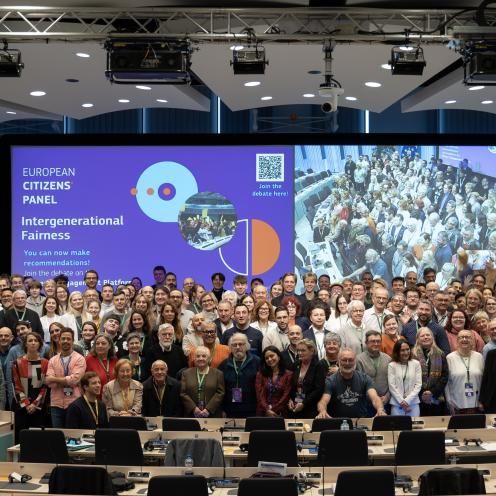 Gruppefoto af deltagerne i EU's borgerpanel